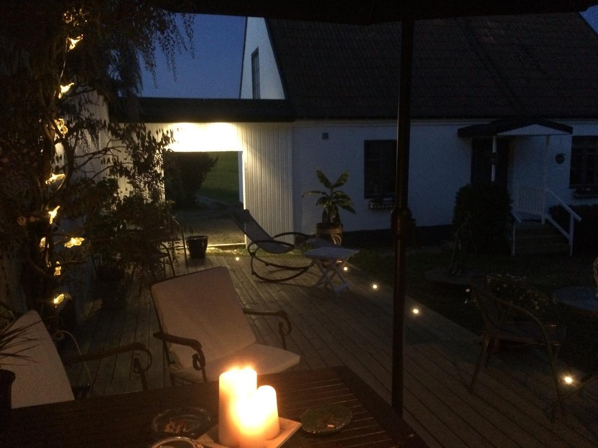 Garden Mellan Slotten Svarte Esterno foto
